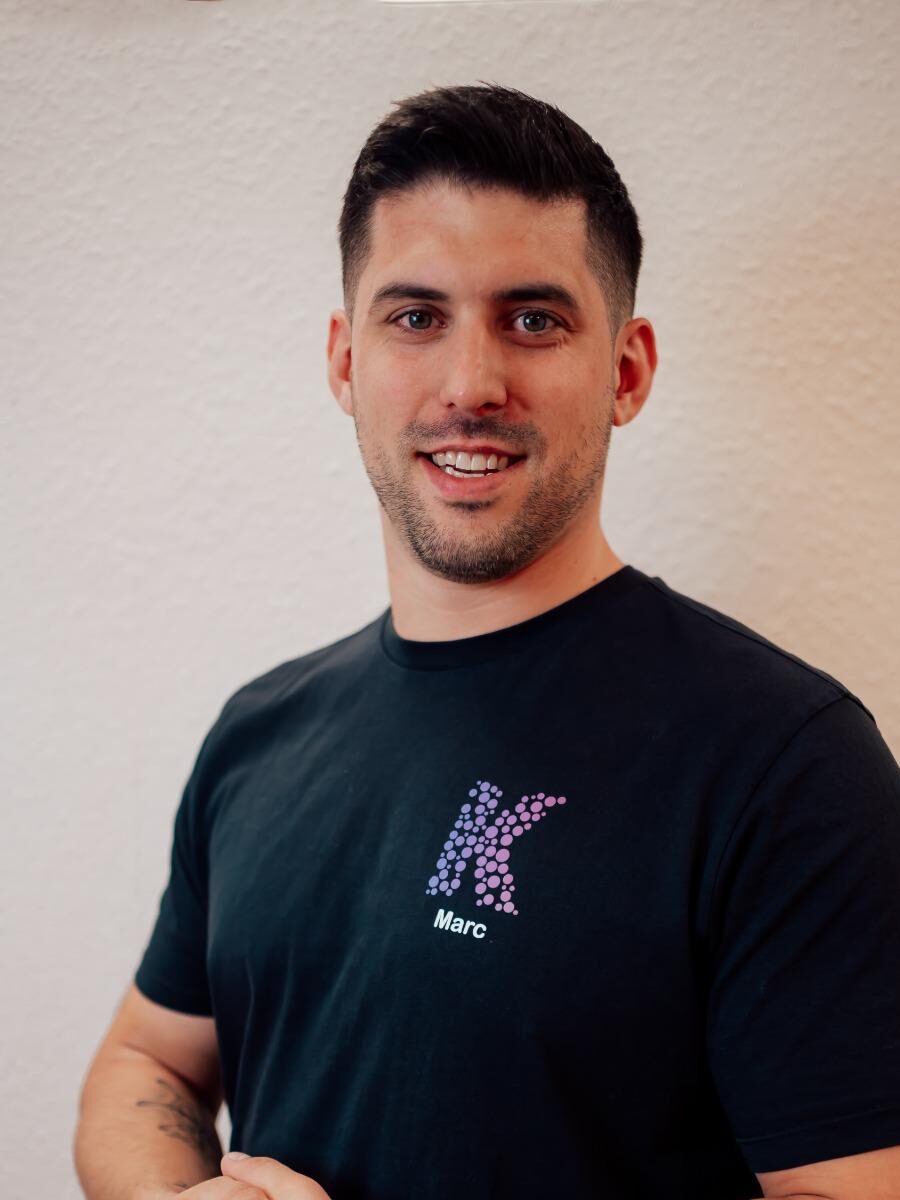 Marc Hübers ist Praxisinhaber von Körperliebe